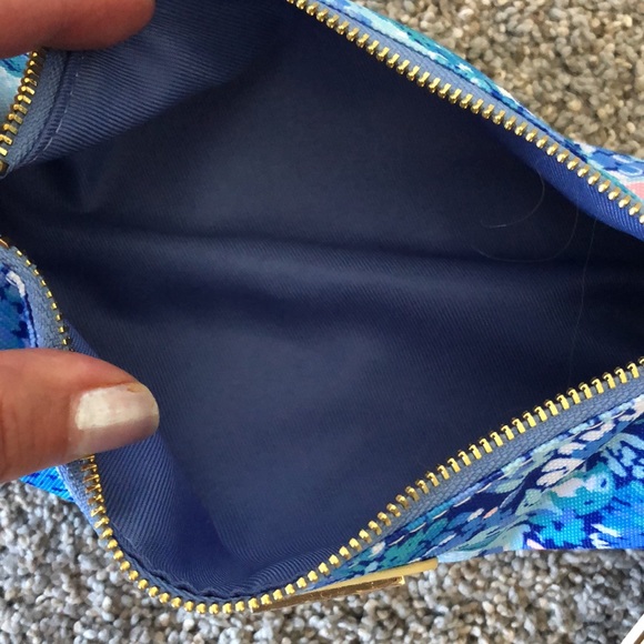 Lilly Pulitzer Bundle of 3 (Tote/Cosmetics/Wristlet) - Picture 6 of 16